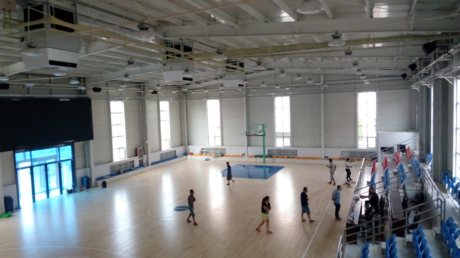 ogrzewanie wysokiej hali do koszykówki — Mycond OXA